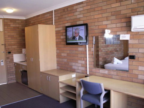 Court Street Motel - Kawana Tourism 4