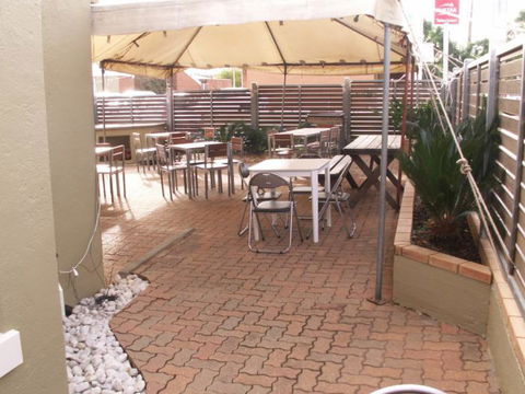 Court Street Motel - Kawana Tourism 9