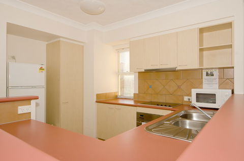 San Mateo On Broadbeach - Kawana Tourism 0