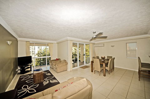 San Mateo On Broadbeach - Kawana Tourism 5
