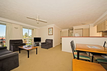 San Mateo On Broadbeach - Kawana Tourism 9