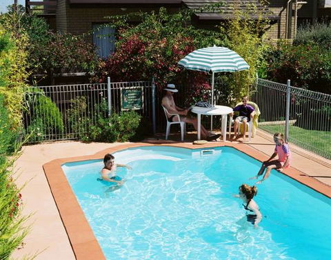 Sandpiper Holiday Apartments - Kawana Tourism 1
