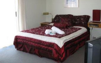 Festival Motor Inn - Kawana Tourism 4