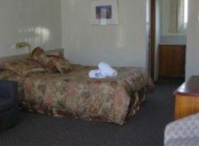 Festival Motor Inn - Kawana Tourism 5