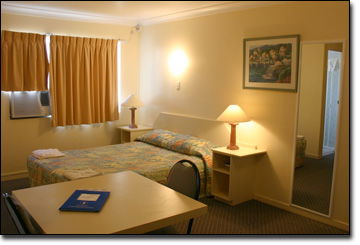 Earls Court Motor Inn - Kawana Tourism 2
