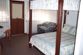 First Landing Motel - Kawana Tourism 2
