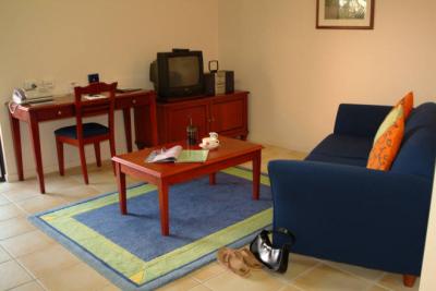 Coffee House Luxury Apartments - Kawana Tourism 1