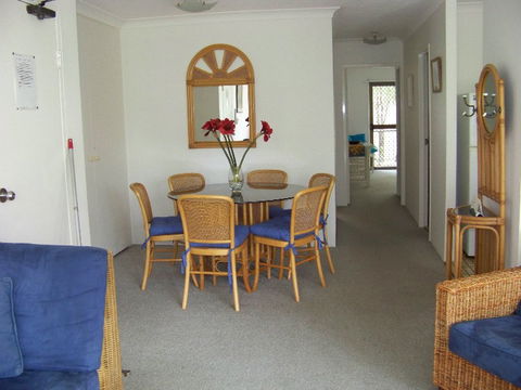 Old Burleigh Court Holiday Apartments - Kawana Tourism 2