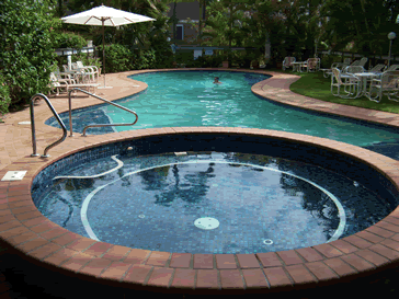 Old Burleigh Court Holiday Apartments - Kawana Tourism 7