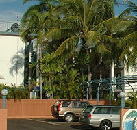 Coconut Grove Holiday Apartments - Kawana Tourism