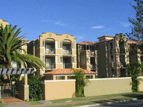 Beaches On Wave Street - Kawana Tourism 0