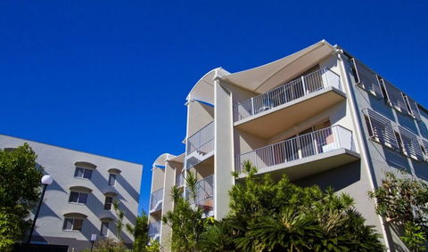 Endless Summer Resort - Kawana Tourism 1