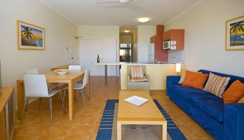 Endless Summer Resort - Kawana Tourism 4
