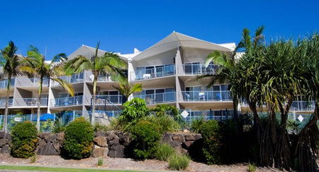 Endless Summer Resort - Kawana Tourism 9