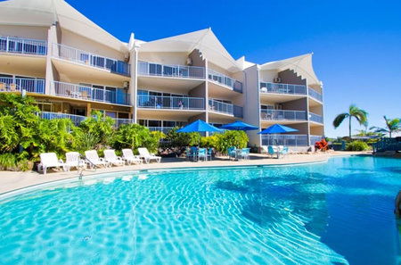 Endless Summer Resort - Kawana Tourism 10