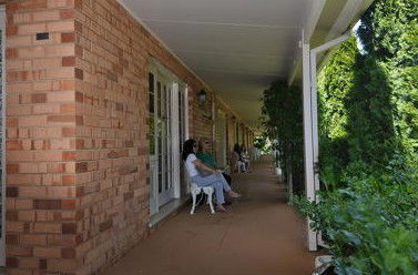 Poplars Inn - Kawana Tourism 2