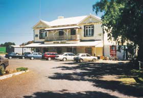 Arno Bay Hotel Motel - Kawana Tourism 0