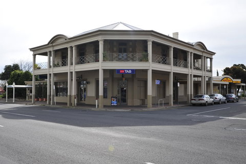 Marryatville Hotel - Kawana Tourism 0
