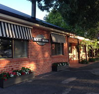 Moyhu Hotel - Kawana Tourism