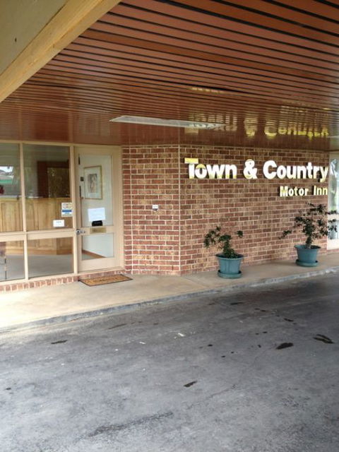 Town & Country Motor Inn Forbes - Kawana Tourism 0