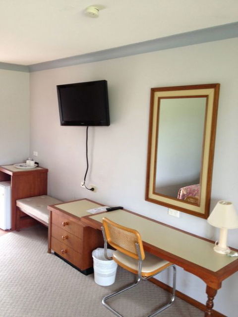 Town & Country Motor Inn Forbes - Kawana Tourism 1