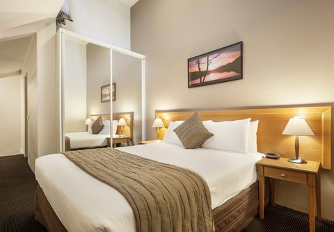 APX Apartments Parramatta - Kawana Tourism 3