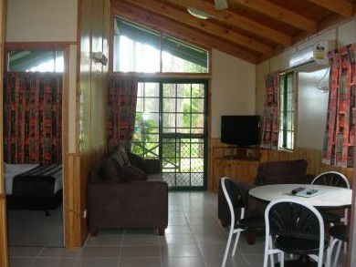 Lanis Holiday Island - Kawana Tourism 1