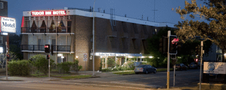Tudor Inn Motel - Kawana Tourism