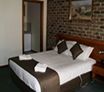 Hahndorf Inn - Kawana Tourism 1