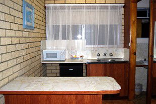 Coastal Comfort Motel - Kawana Tourism 1