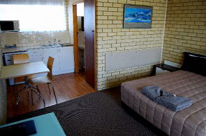 Coastal Comfort Motel - Kawana Tourism 3