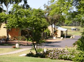 Helidon Natural Springs Spa Resort Motel - Kawana Tourism