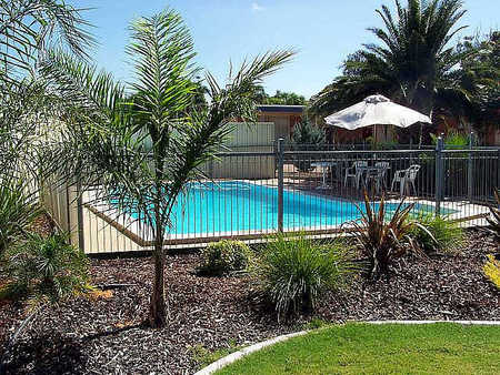 Renmark Motor Inn - Kawana Tourism 0
