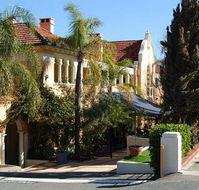 Captain Stirling Hotel - Kawana Tourism
