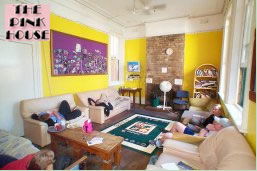 The Pink House Backpackers - Kawana Tourism 0