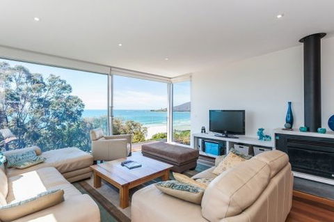 Lorne Holiday Stays - Kawana Tourism 1