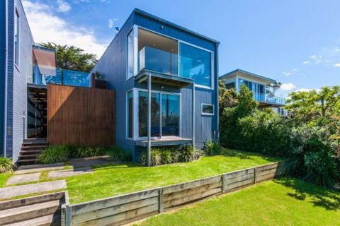 Lorne Holiday Stays - Kawana Tourism 7