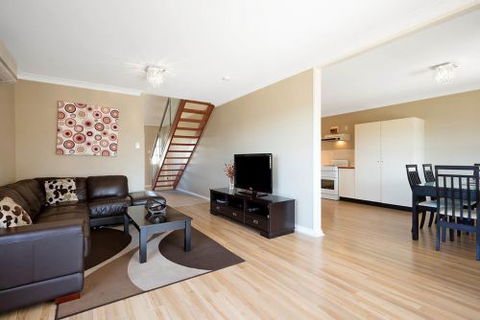 Eden Holiday Rentals - Kawana Tourism 3