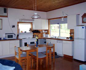 Gloucester Art House - Kawana Tourism 0