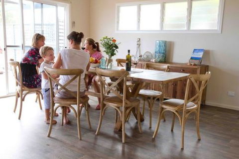 Coral Sands Luxury Beach House - Kawana Tourism 3
