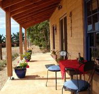 Dee's Villa - Kawana Tourism