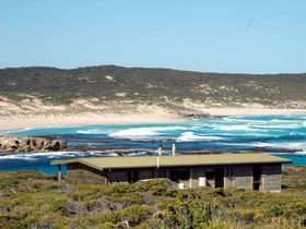 Hanson Bay Cabins - Kawana Tourism 0