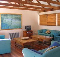 Kent Gardens Holiday House - Kawana Tourism