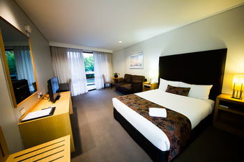 Sandown Regency - Kawana Tourism 6