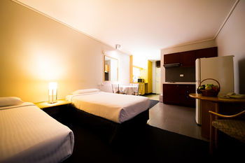 Sandown Regency - Kawana Tourism 18