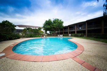 Sandown Regency - Kawana Tourism 21