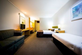Sandown Regency - Kawana Tourism 23