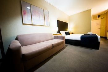 Sandown Regency - Kawana Tourism 26