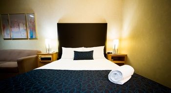 Sandown Regency - Kawana Tourism 27