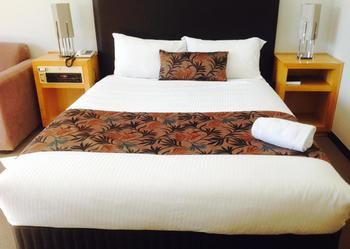 Sandown Regency - Kawana Tourism 31